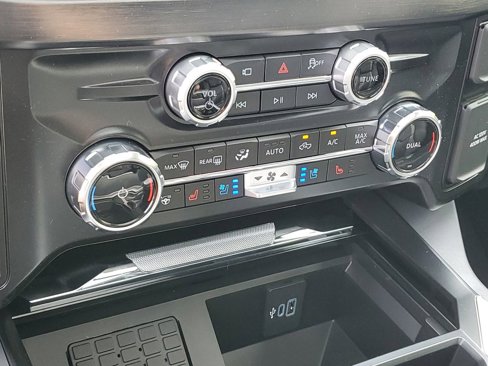 New 2025 Ford F350 Lariat w/ Lariat Ultimate Package image 23