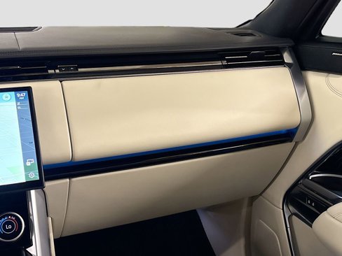 Used 2023 Land Rover Range Rover SE image 20
