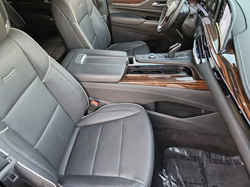 Certified 2024 Cadillac Escalade Premium Luxury image 19