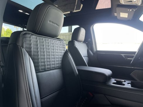 New 2025 GMC Sierra EV Denali image 27