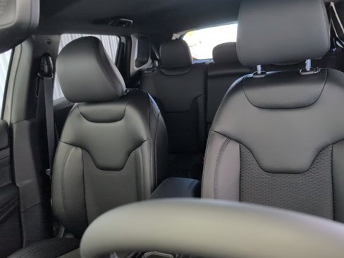 New 2025 Jeep Compass Latitude w/ Altitude Special Edition image 14