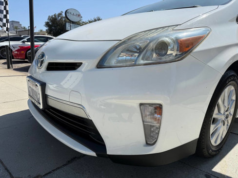 Used 2013 Toyota Prius Plug-In Hybrid image 16