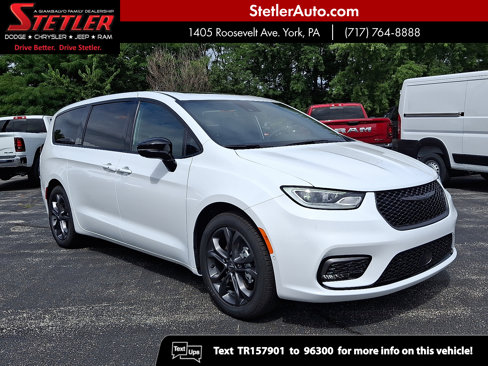 New 2026 Chrysler Pacifica Select image 1