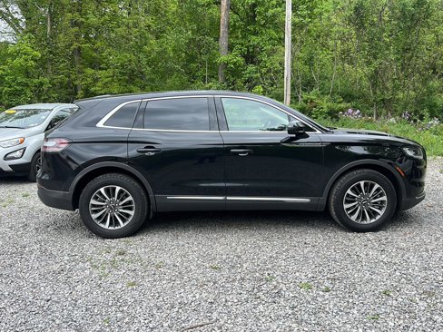 Used 2022 Lincoln Nautilus AWD w/ Premium Package image 2