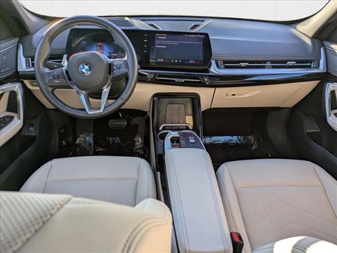 Used 2025 BMW X1 xDrive28i w/ Technology Package image 17