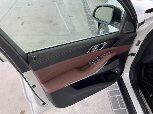 New 2026 BMW X5 xDrive50e w/ Premium Package image 9