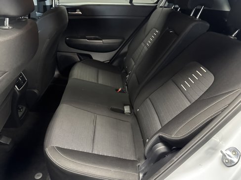 Used 2018 Kia Sportage LX image 16
