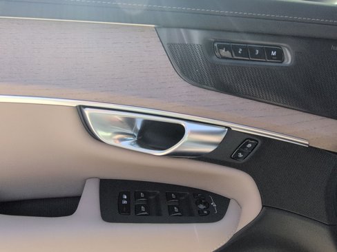 New 2026 Volvo XC90 B6 Ultra w/ Protection Package Premier image 15