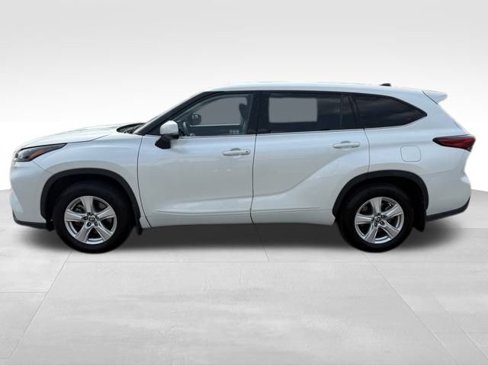 Used 2022 Toyota Highlander L image 14