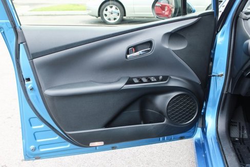 Used 2022 Toyota Prius LE image 10