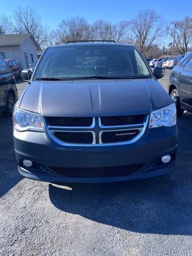 Used 2017 Dodge Grand Caravan SXT image 1