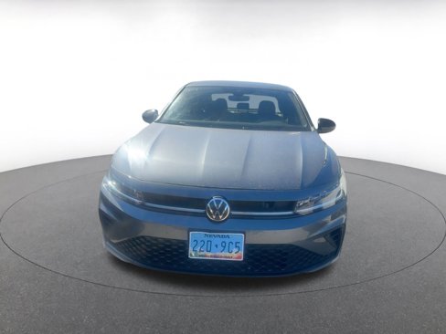 Used 2025 Volkswagen Jetta Sport image 3