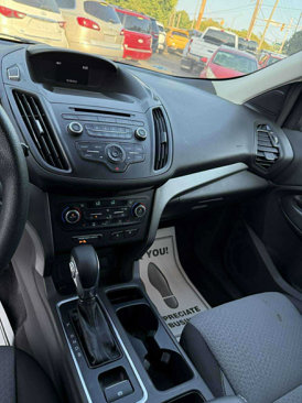 Used 2018 Ford Escape SE image 15