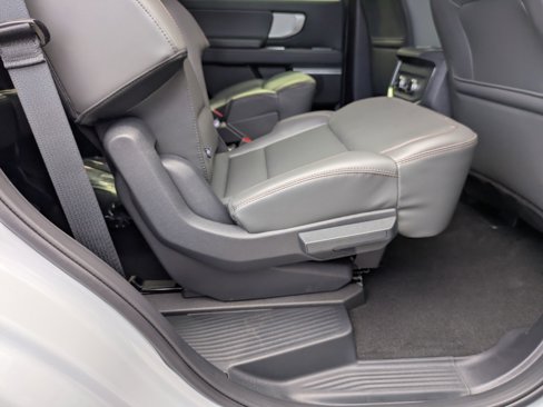 New 2025 Ford Expedition Active image 38