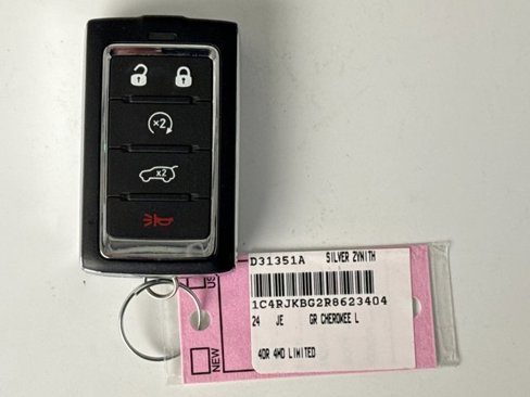 Used 2024 Jeep Grand Cherokee L Limited image 11