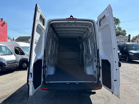 Used 2025 Mercedes-Benz Sprinter 2500 image 26