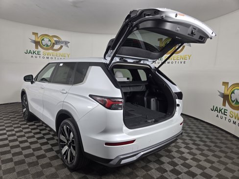 New 2025 Mitsubishi Outlander SE image 31