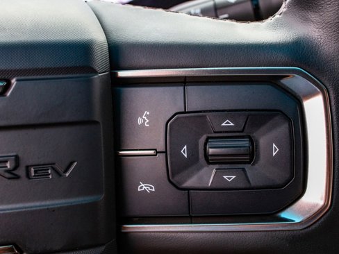 Used 2025 GMC Hummer EV 2X image 28