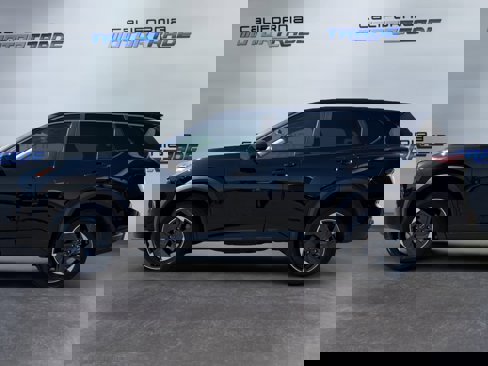 Used 2024 Nissan Rogue SV image 8