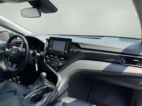 Used 2021 Toyota Camry SE image 25