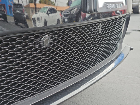 Used 2019 Land Rover Range Rover Velar R-Dynamic SE image 17