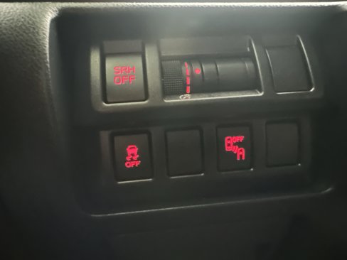 Used 2018 Subaru Crosstrek 2.0i Limited image 32