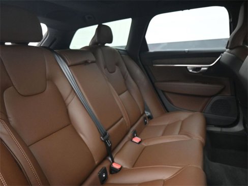 Used 2024 Volvo V90 B6 Cross Country Ultimate image 35