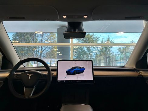 Used 2023 Tesla Model Y Long Range image 40
