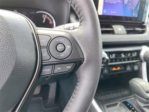 Used 2025 Toyota RAV4 XLE image 23