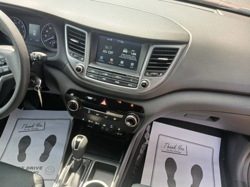 Used 2018 Hyundai Tucson SEL image 16