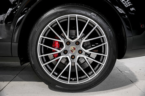 Used 2022 Porsche Cayenne S image 49