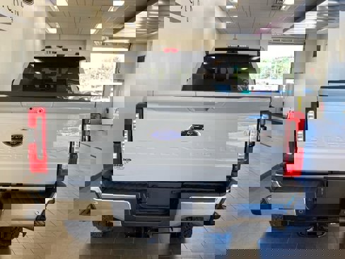 New 2026 Ford F350 4x4 Crew Cab Super Duty image 6