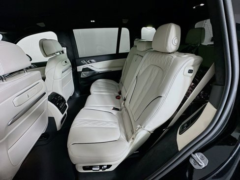 New 2026 BMW X7 xDrive40i w/ Executive Package image 17