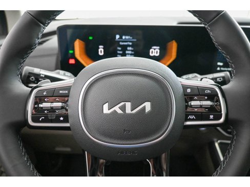 New 2026 Kia Carnival EX image 18
