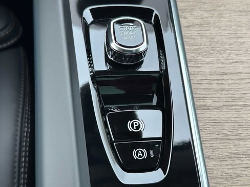 New 2026 Volvo XC60 B5 Ultra w/ Protection Package Premier image 33