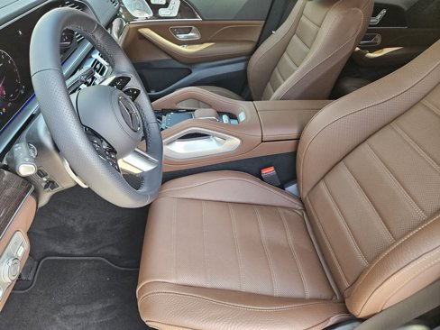New 2026 Mercedes-Benz GLS 580 4MATIC image 13