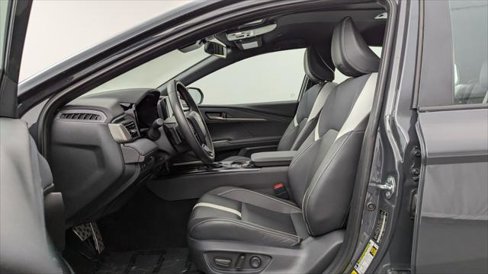 Used 2025 Toyota Camry SE image 14
