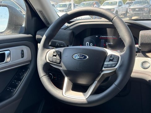 New 2025 Ford Explorer Active w/ Active Comfort Package image 8