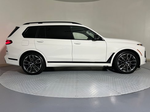 New 2026 BMW X7 M60i image 8