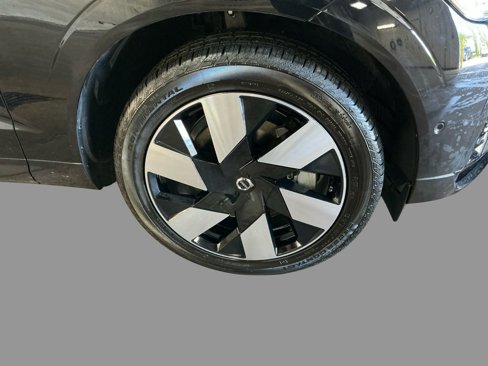 Certified 2025 Volvo XC60 T8 Plus w/ Climate Package image 16