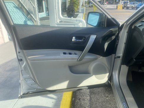 Used 2012 Nissan Rogue SL image 9