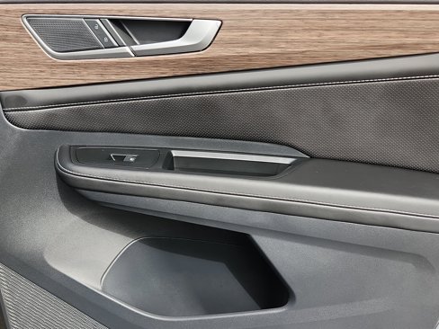 New 2025 Volkswagen Atlas SEL image 18
