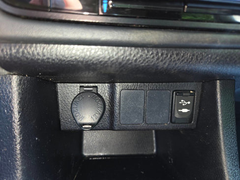 Used 2017 Toyota Corolla LE image 18