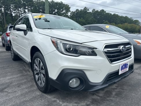 Used 2018 Subaru Outback 2.5i Touring image 1