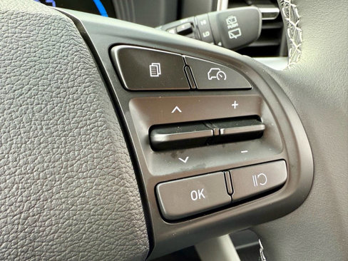 Used 2024 Hyundai Venue SEL image 27