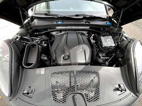 New 2026 Porsche Macan image 12