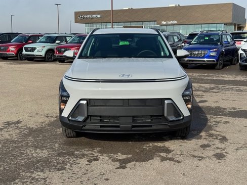 New 2025 Hyundai Kona SEL image 2