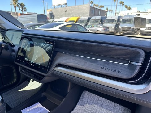 Used 2023 Rivian R1T Adventure image 23