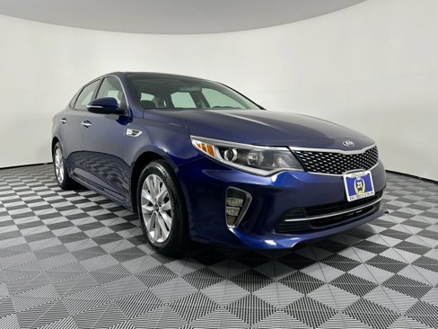 Used 2018 Kia Optima S w/ Panoramic Sunroof Package image 7
