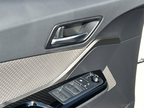 Used 2022 Toyota C-HR Limited image 20